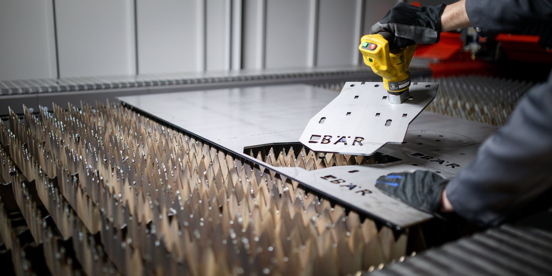 bar-cargolift-siauliu-lez-atidaro-gamykla-60925b0cede5c